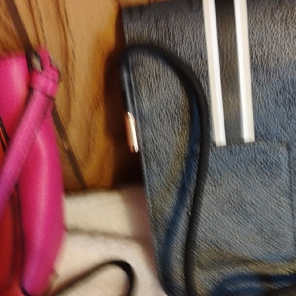 Guess Bundle - Picture 9 of 15